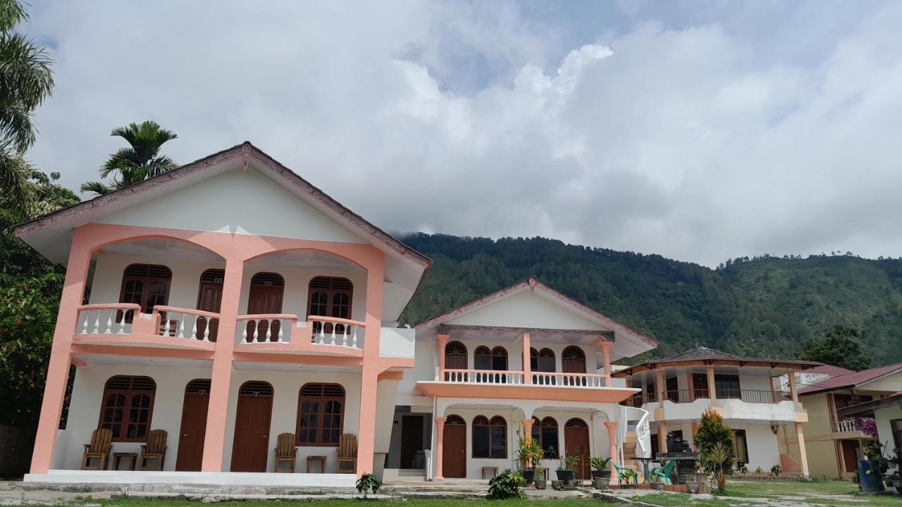 Hotel Barbara Tuk Tuk Ngoại thất bức ảnh