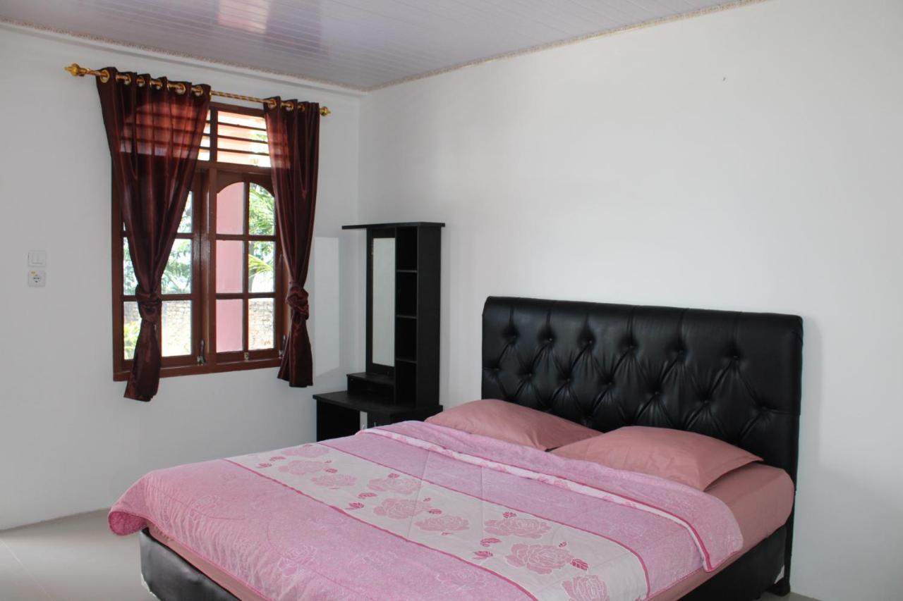 Hotel Barbara Tuk Tuk Ngoại thất bức ảnh